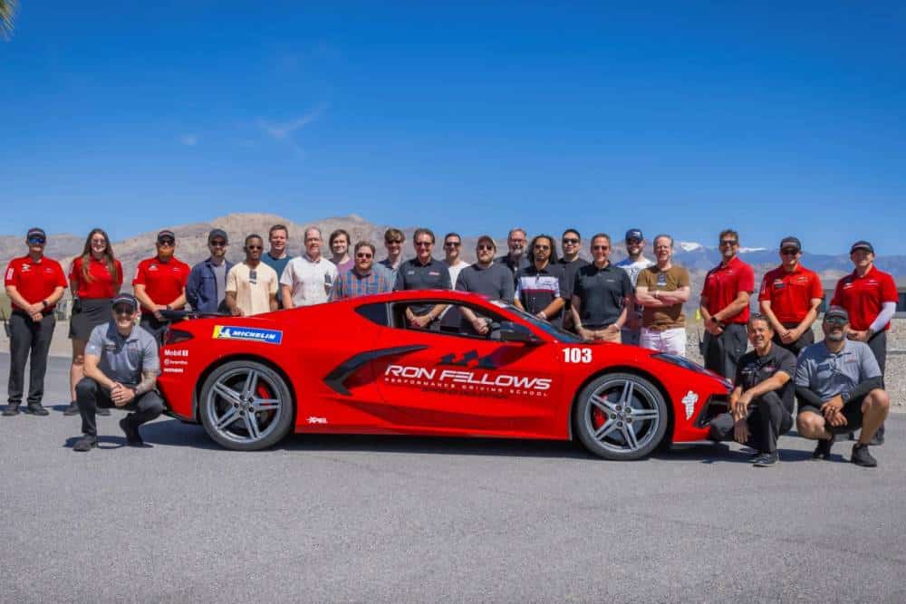 https://autogreeknews.gr/wp-content/uploads/2026/04/ron-fellows-driving-school-corvette.jpg