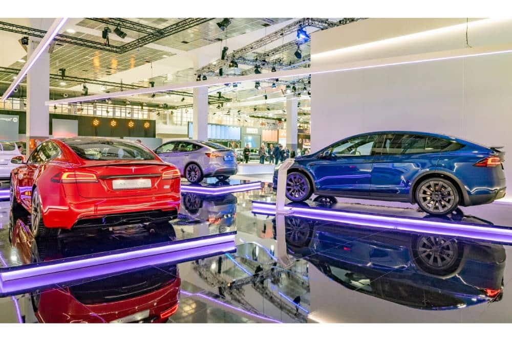 https://autogreeknews.gr/wp-content/uploads/2026/04/tesla-model-s-and-x-discontinued.jpg