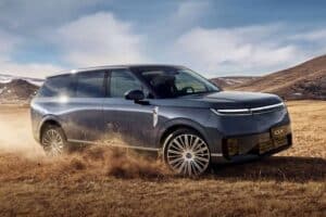 Νέο υπερπολυτελές Xpeng GX προκαλεί Range Rover & Mercedes