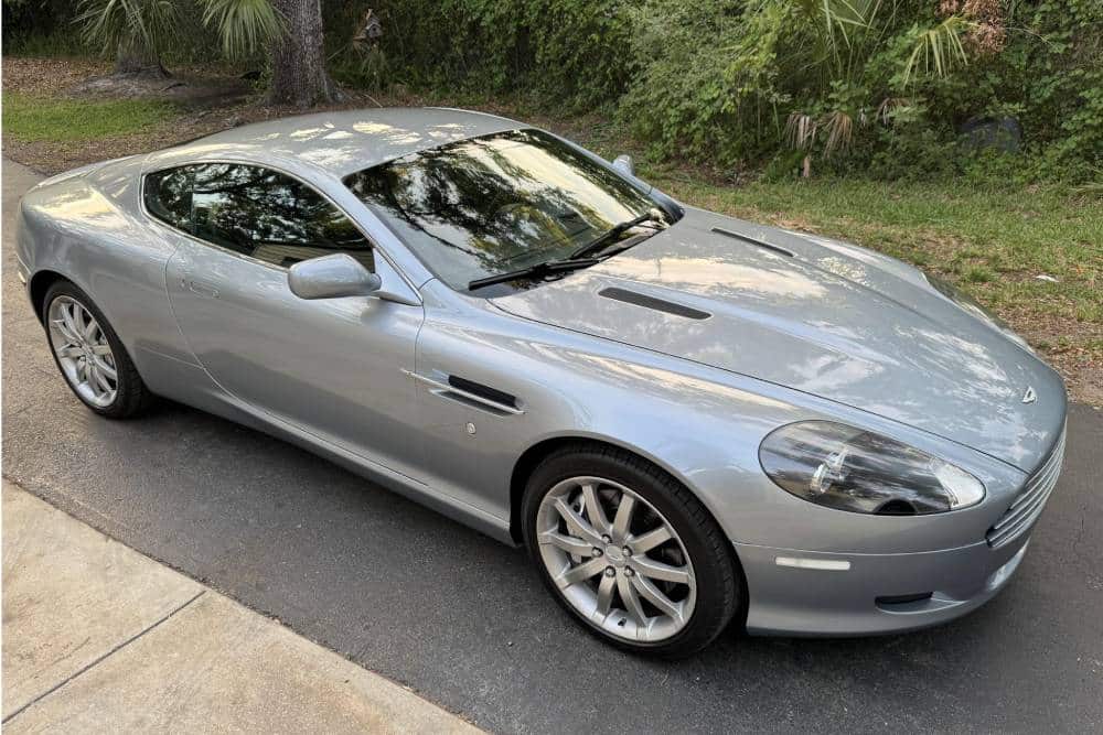 https://autogreeknews.gr/wp-content/uploads/2026/05/2006_aston-martin_db9_IMG_8541-11391-scaled-1.jpg