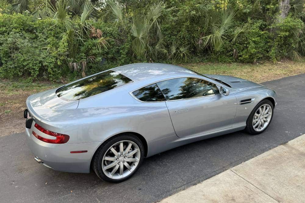 https://autogreeknews.gr/wp-content/uploads/2026/05/2006_aston-martin_db9_IMG_8547-11439-scaled-1.jpg