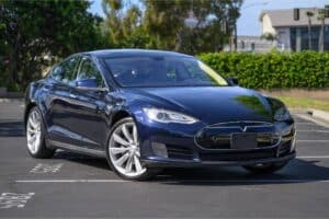Θερίζει η απαξίωση στα Tesla