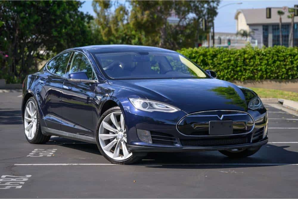 Θερίζει η απαξίωση στα Tesla