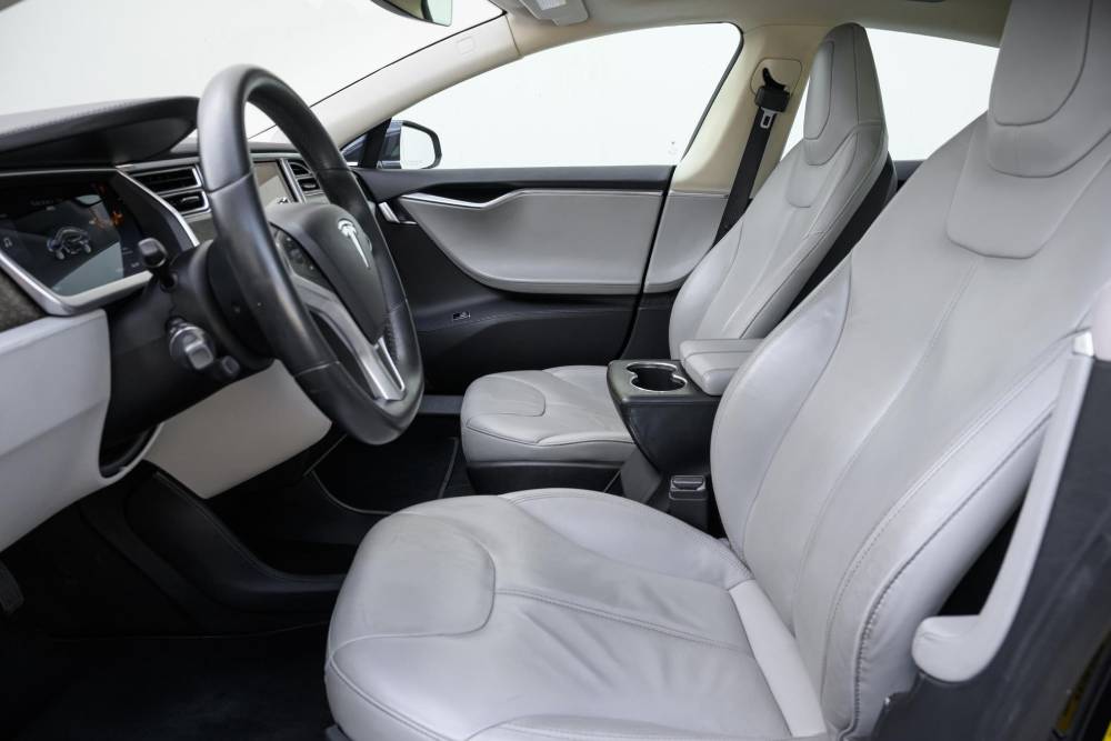 https://autogreeknews.gr/wp-content/uploads/2026/05/2013-tesla-model-s-5.jpg