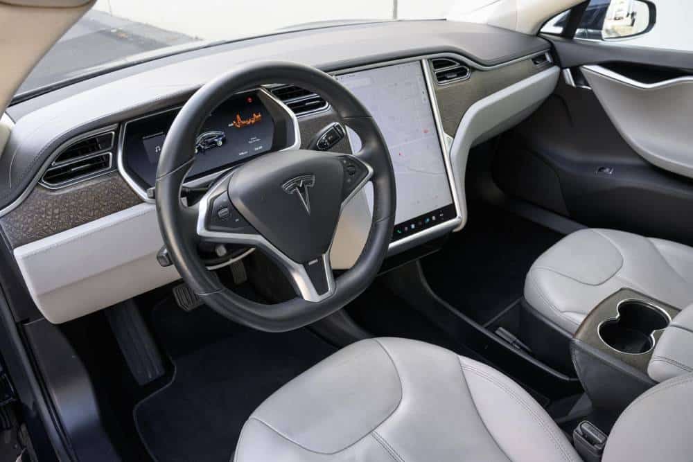 https://autogreeknews.gr/wp-content/uploads/2026/05/2013-tesla-model-s-6.jpg
