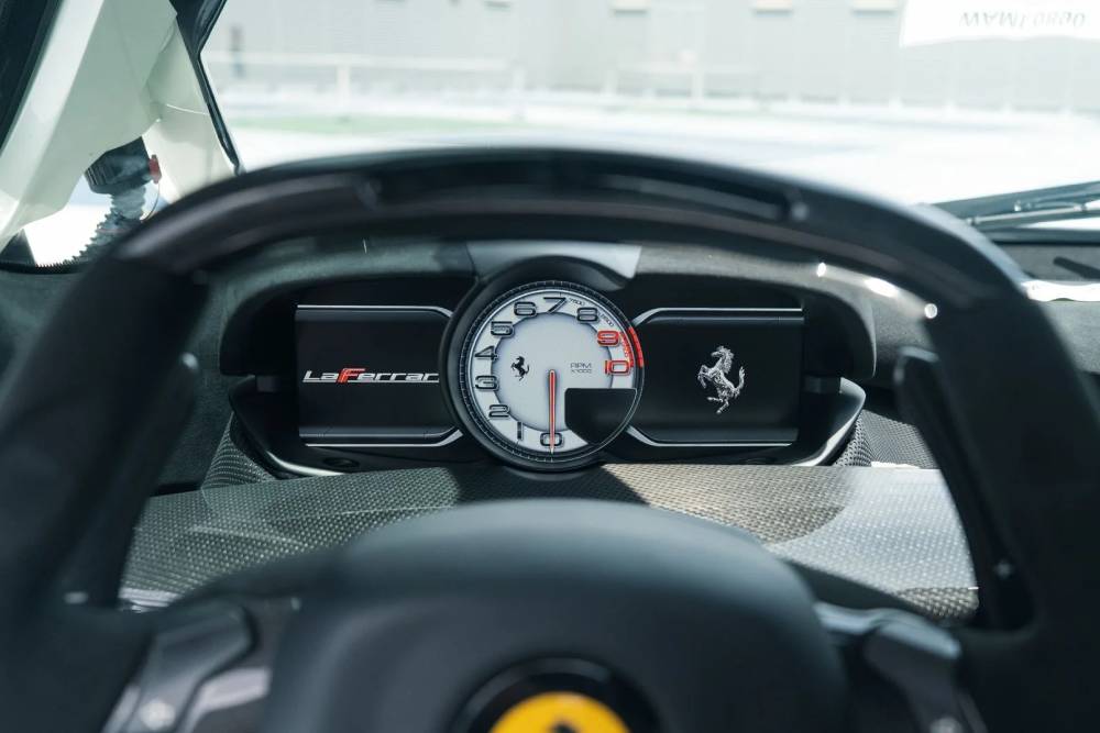 https://autogreeknews.gr/wp-content/uploads/2026/05/2015-ferrari-laferrari-13.jpg