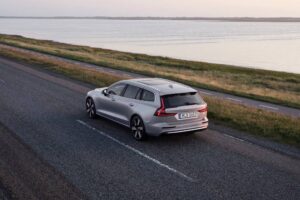 2023-Volvo-V60-Recharge-T8-2