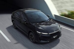 Νέο μικρό σεντάν Honda City και σε υβριδικό