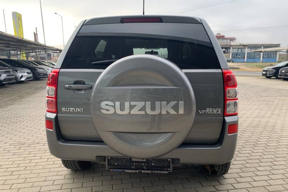 «Μπιμπελό» Suzuki Grand Vitara με 11.000 χλμ. και υγραέριο