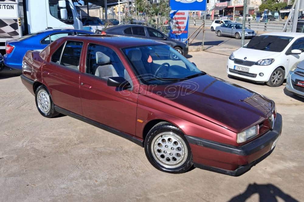 Αγέραστη Alfa Romeo 155 βιτρίνα ψάχνει