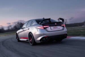 Alfa-Romeo-Giulia-QV