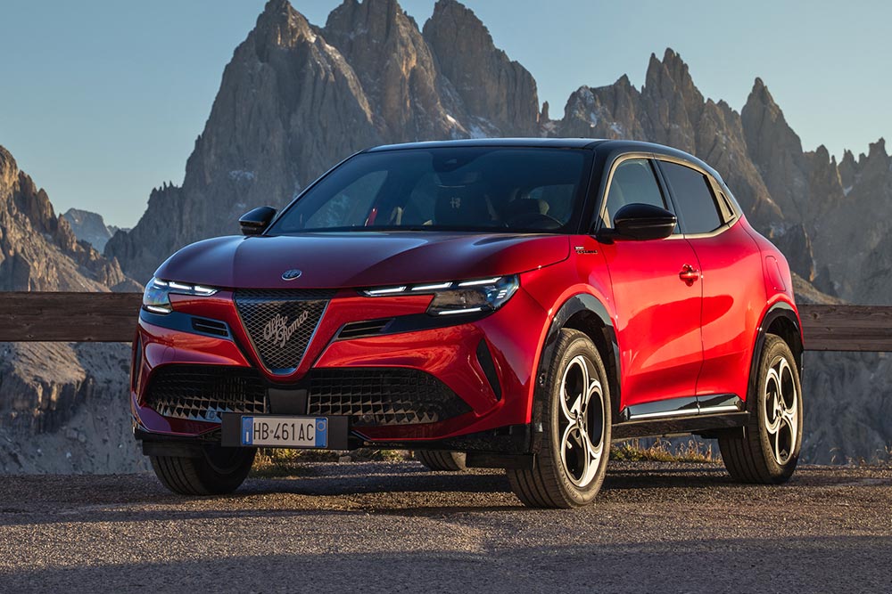 https://autogreeknews.gr/wp-content/uploads/2026/05/Alfa-Romeo-Junior-SPORT-SPECIALE-7.jpg