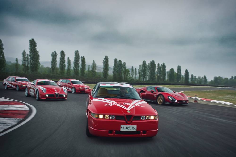 https://autogreeknews.gr/wp-content/uploads/2026/05/AlfaRomeoDrivingAcademy-3-1.jpg