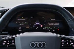 Audi SQ6 SUV e-tron interior (16)