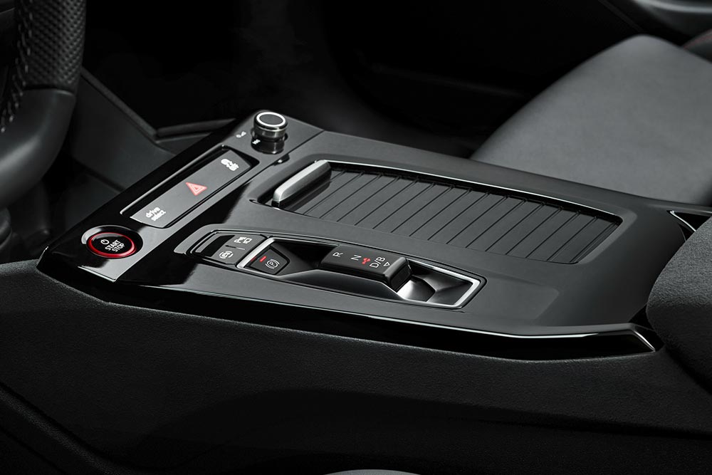https://autogreeknews.gr/wp-content/uploads/2026/05/Audi-SQ6-SUV-e-tron-interior-19.jpg