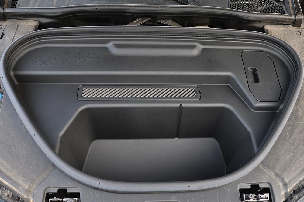 https://autogreeknews.gr/wp-content/uploads/2026/05/Audi-SQ6-SUV-e-tron-interior-23.jpg