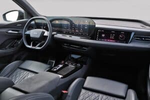 Audi SQ6 SUV e-tron interior (3)