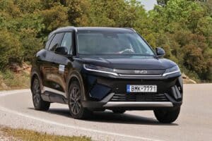 «Πολυμήχανο» και οικονομικό SUV το BYD ATTO 2 DM-i