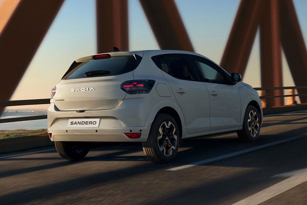 https://autogreeknews.gr/wp-content/uploads/2026/05/Dacia-Sandero-2026.jpg