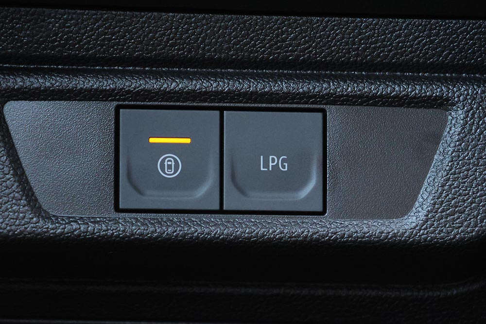 https://autogreeknews.gr/wp-content/uploads/2026/05/Dacia-Sandero-Stepway-ECO-G-120-interior-4-1.jpg