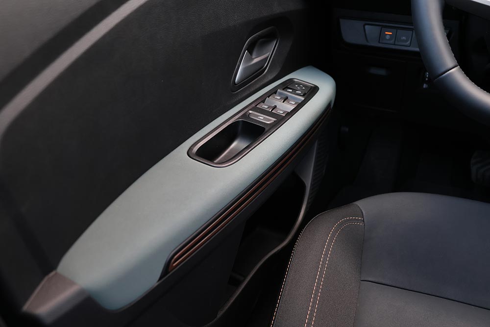 https://autogreeknews.gr/wp-content/uploads/2026/05/Dacia-Sandero-Stepway-ECO-G-120-interior-5-1.jpg