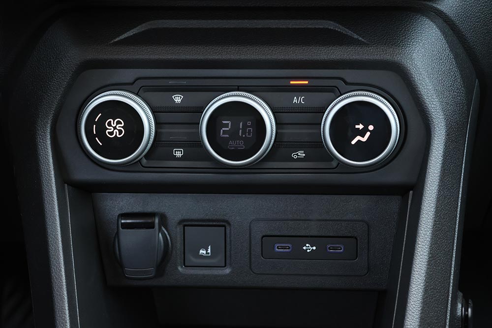 https://autogreeknews.gr/wp-content/uploads/2026/05/Dacia-Sandero-Stepway-ECO-G-120-interior-6-1.jpg