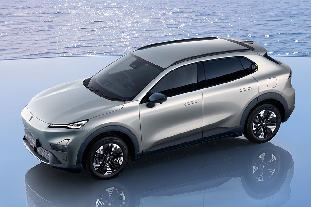 https://autogreeknews.gr/wp-content/uploads/2026/05/Deepal-S05-PHEV-exterior-silver.jpg