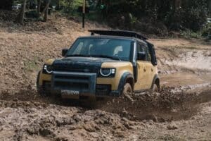 Η Land Rover αναβιώνει το Camel Trophy