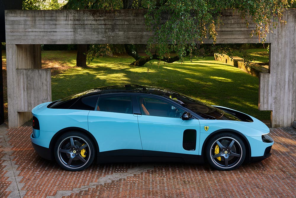 Κατρακύλησε η μετοχή της Ferrari μετά τη Luce