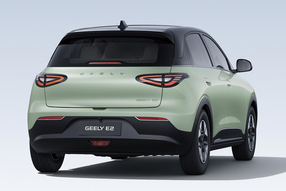 https://autogreeknews.gr/wp-content/uploads/2026/05/Geely-E2_rear.jpg