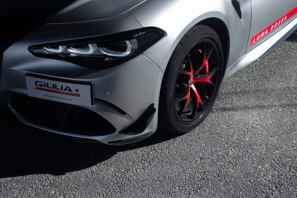 https://autogreeknews.gr/wp-content/uploads/2026/05/GiuliaQuadrifoglioLunaRossa-10-1.jpg