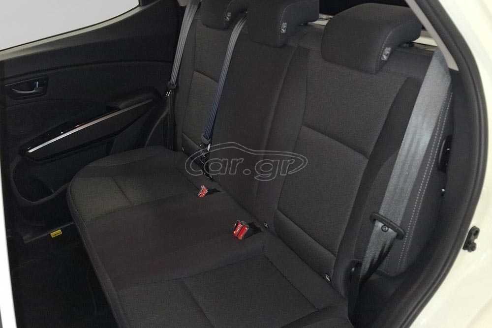 https://autogreeknews.gr/wp-content/uploads/2026/05/KGM-Tivoli-2025-6.jpg