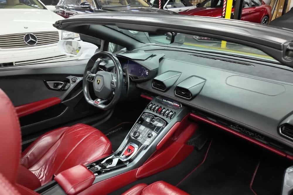 https://autogreeknews.gr/wp-content/uploads/2026/05/Lamborghini_Huracan_Spider_85000-km-4.jpg