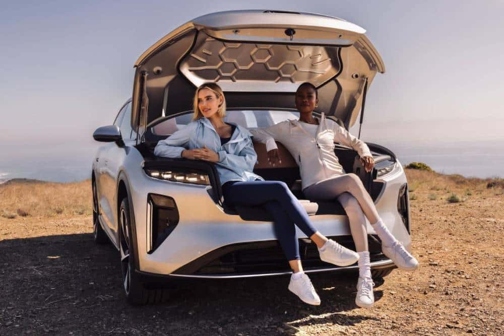 https://autogreeknews.gr/wp-content/uploads/2026/05/Lucid_Gravity_2023_prvni_sada_11.jpg