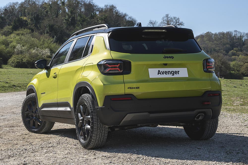 https://autogreeknews.gr/wp-content/uploads/2026/05/New-Jeep-Avenger-4xe-2.jpg