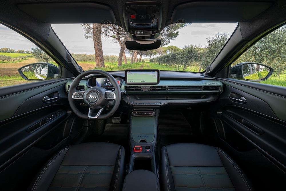 https://autogreeknews.gr/wp-content/uploads/2026/05/New-Jeep-Avenger-4xe-3.jpg