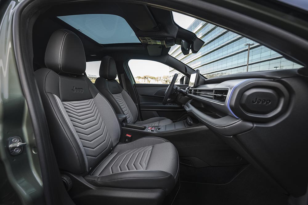 https://autogreeknews.gr/wp-content/uploads/2026/05/New-Jeep-Avenger-e-hybrid-2.jpg
