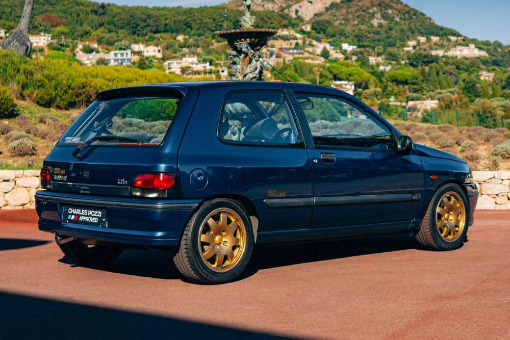 https://autogreeknews.gr/wp-content/uploads/2026/05/Renault_Clio_Williams_Phase_2_1995_for_sale-11.jpg