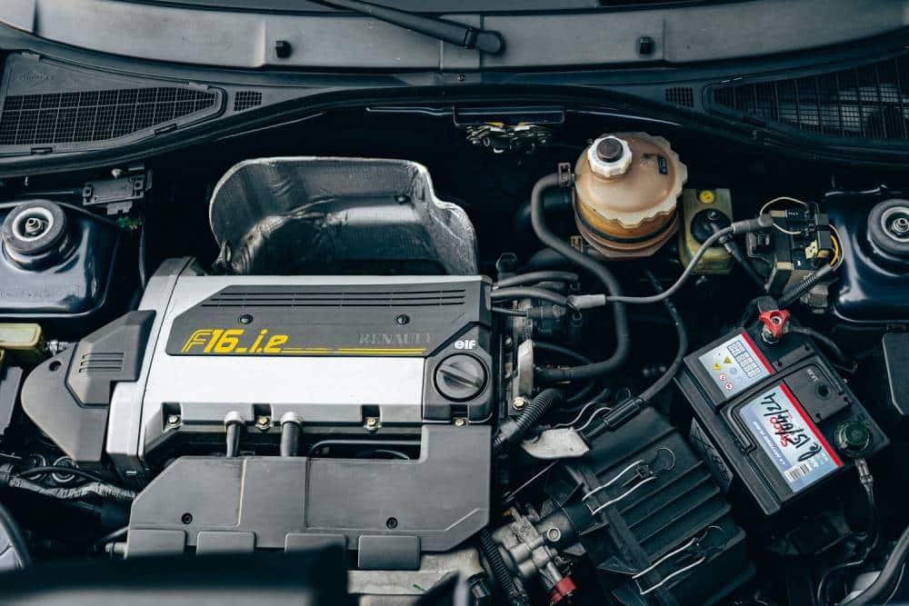 https://autogreeknews.gr/wp-content/uploads/2026/05/Renault_Clio_Williams_Phase_2_1995_for_sale-2.jpg