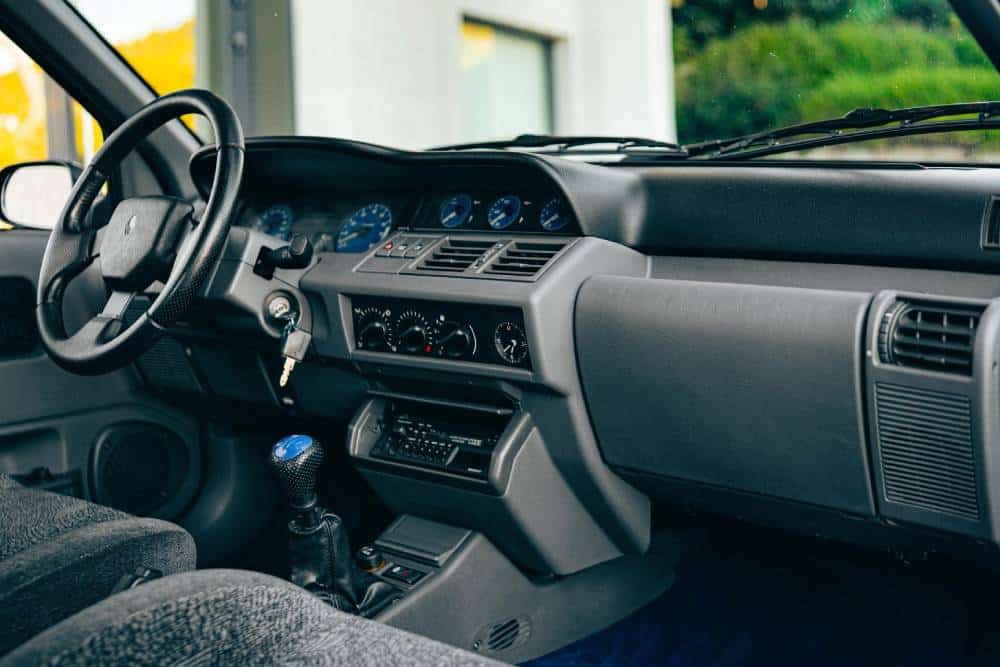 https://autogreeknews.gr/wp-content/uploads/2026/05/Renault_Clio_Williams_Phase_2_1995_for_sale-5.jpg