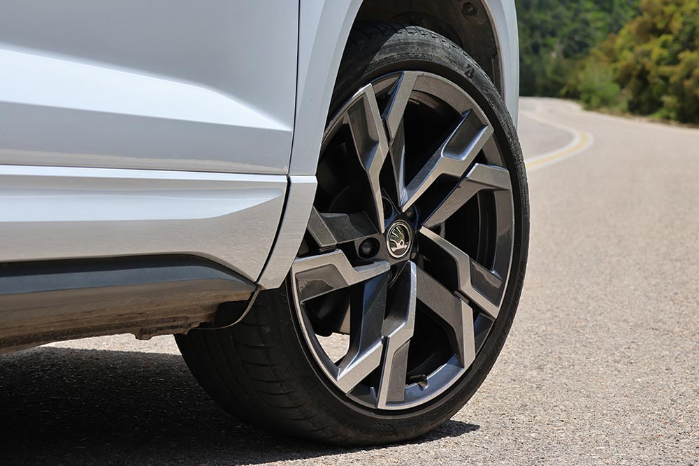 https://autogreeknews.gr/wp-content/uploads/2026/05/Skoda-Karoq-1.5-TSI-Sportline-9.jpg