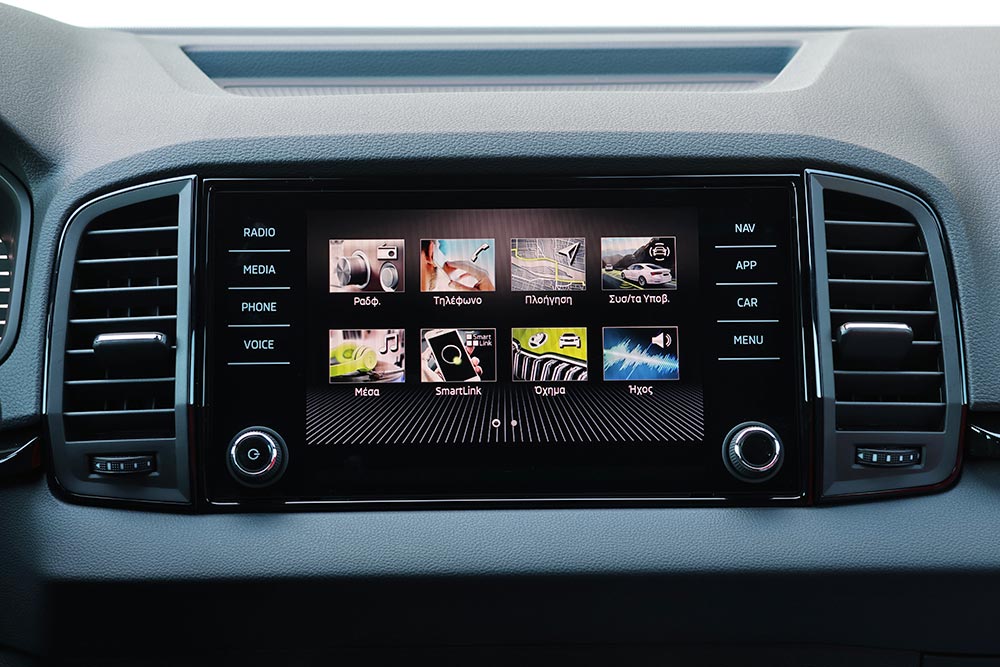 https://autogreeknews.gr/wp-content/uploads/2026/05/Skoda-Karoq-1.5-TSI-Sportline-interior-3.jpg
