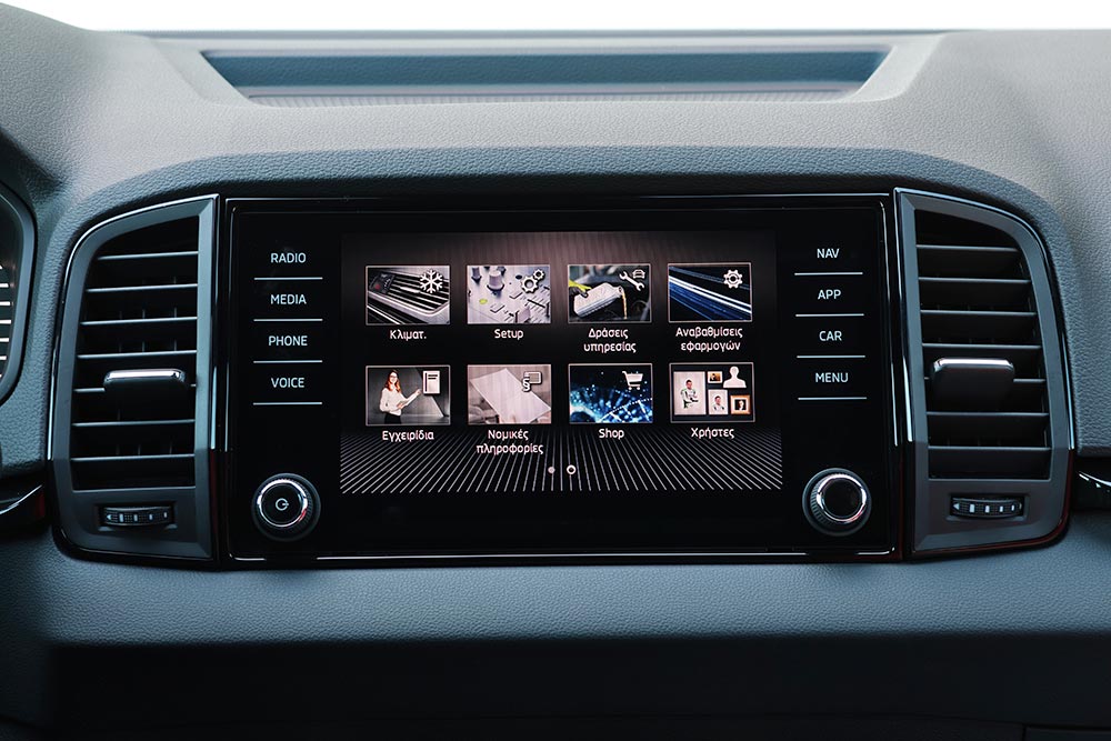 https://autogreeknews.gr/wp-content/uploads/2026/05/Skoda-Karoq-1.5-TSI-Sportline-interior-4.jpg