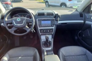 Skoda_Octavia_Combi_16_TDI_2013_for_sale (5)
