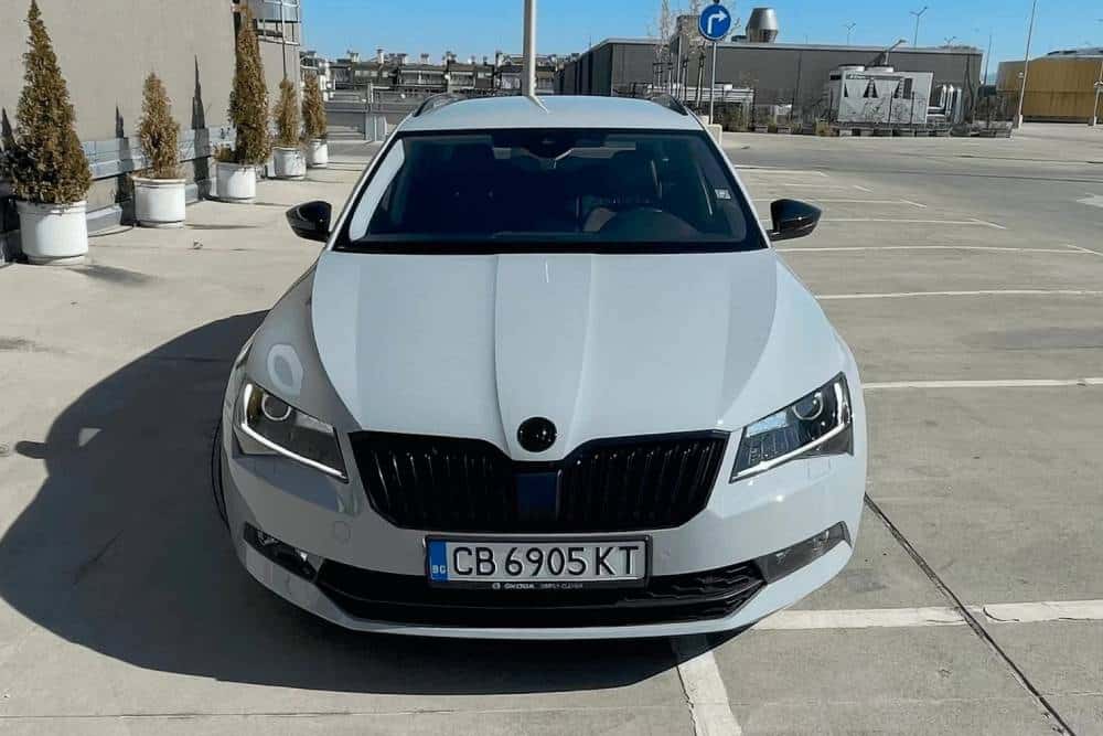 https://autogreeknews.gr/wp-content/uploads/2026/05/Skoda_Superb_Combi_20_TSI_4x4_2017_570_hp-1.jpg