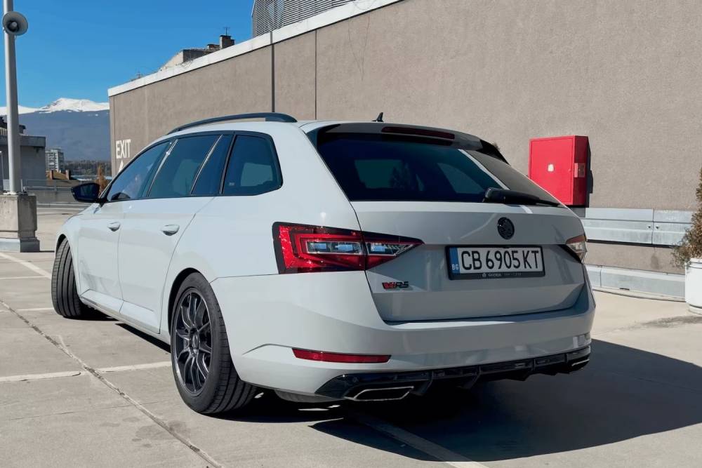 https://autogreeknews.gr/wp-content/uploads/2026/05/Skoda_Superb_Combi_20_TSI_4x4_2017_570_hp-8.jpg