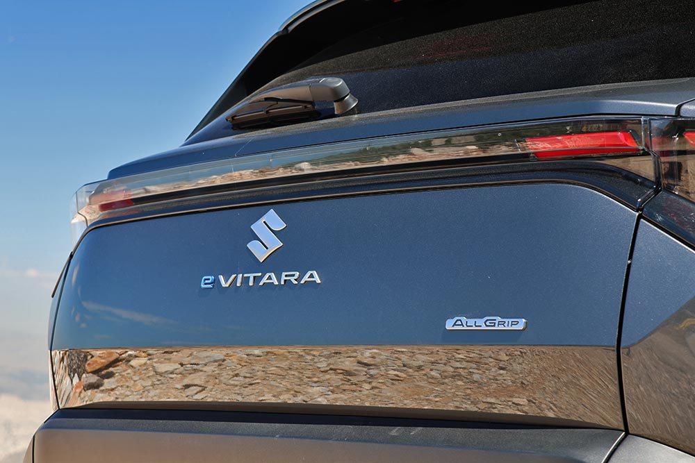 https://autogreeknews.gr/wp-content/uploads/2026/05/Suzuki-e-Vitara-4WD-4.jpg