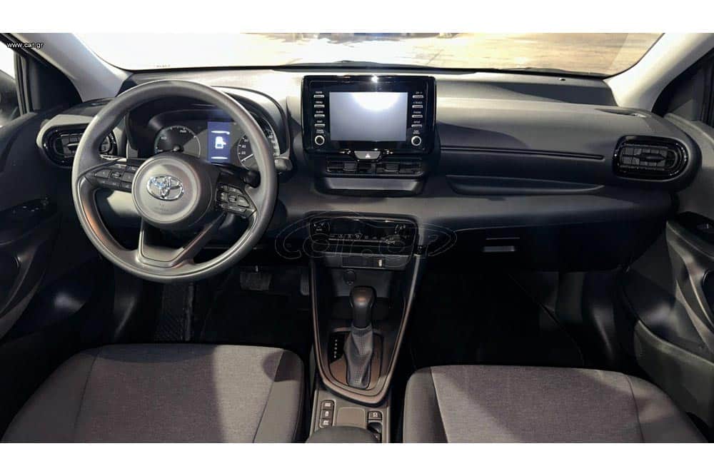 https://autogreeknews.gr/wp-content/uploads/2026/05/Toyota-Yaris-Hybrid-2024-4.jpg