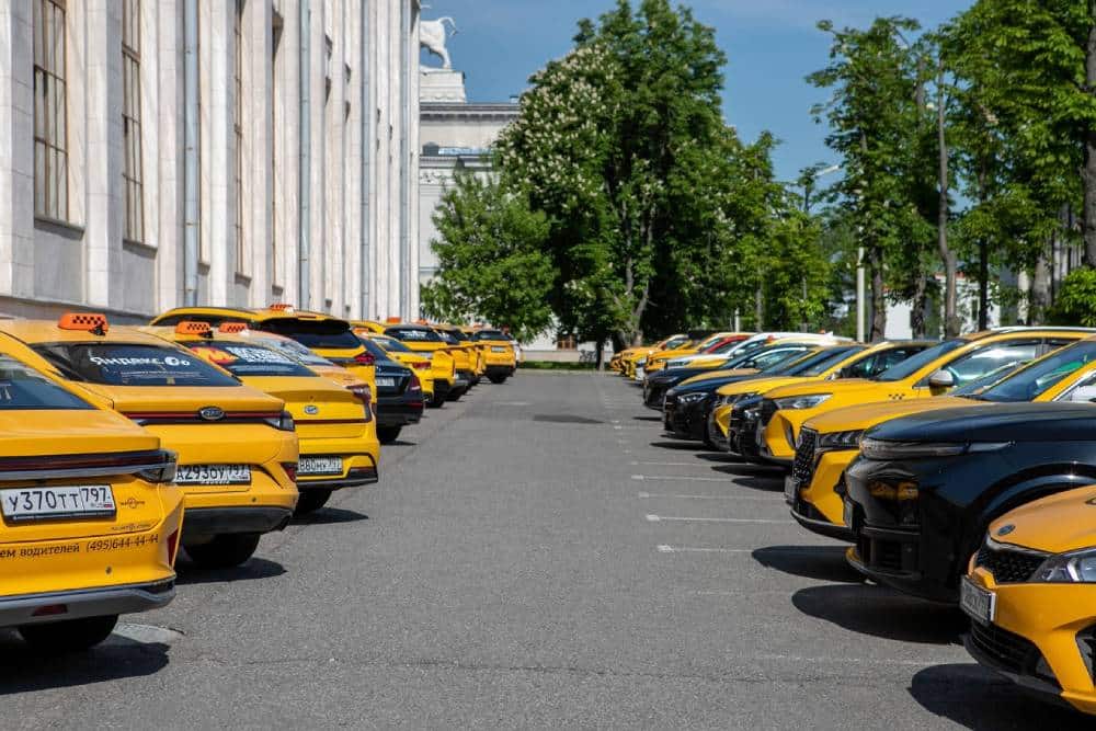 https://autogreeknews.gr/wp-content/uploads/2026/05/best-taxi-driver-russia-02.jpg