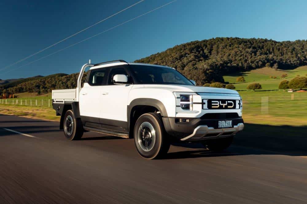 https://autogreeknews.gr/wp-content/uploads/2026/05/byd-shark-6-dynamic-cab-1.jpg